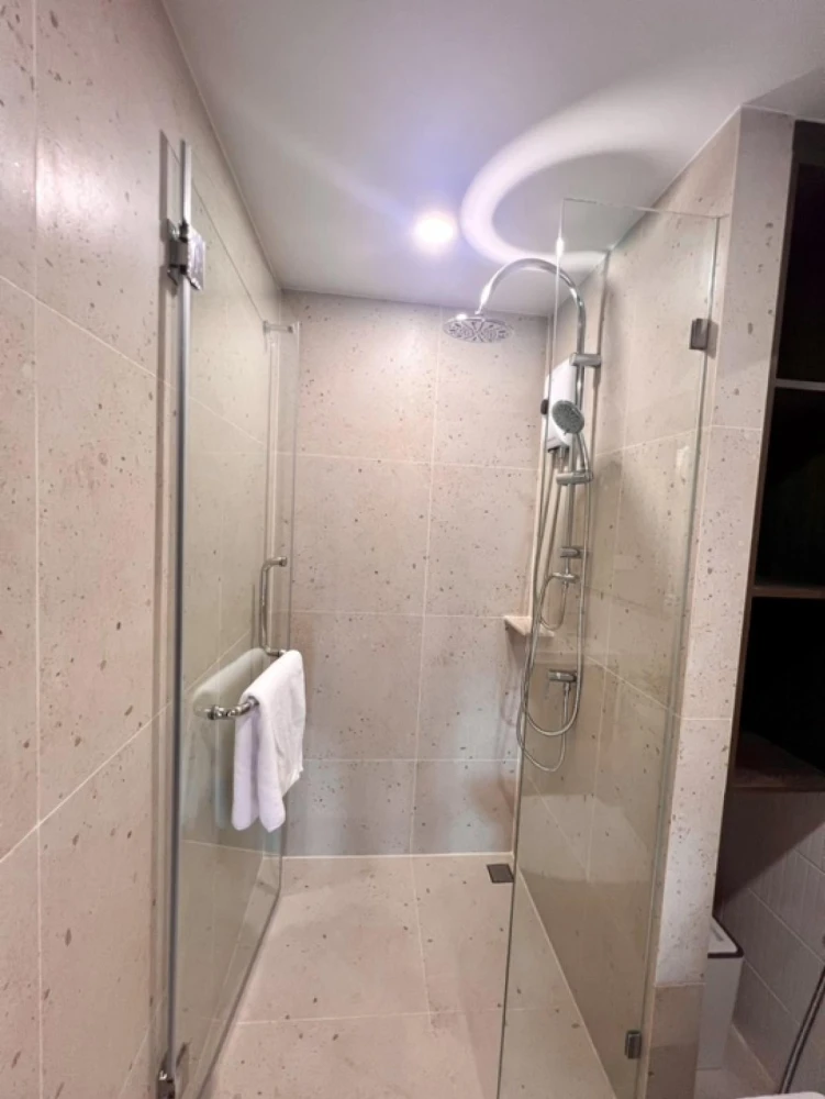 Urgent sale!! Condo New Core Kukot Station, 3rd floor, Building A, BTS view, fully furnished condo, ready to move in, don't miss it!!