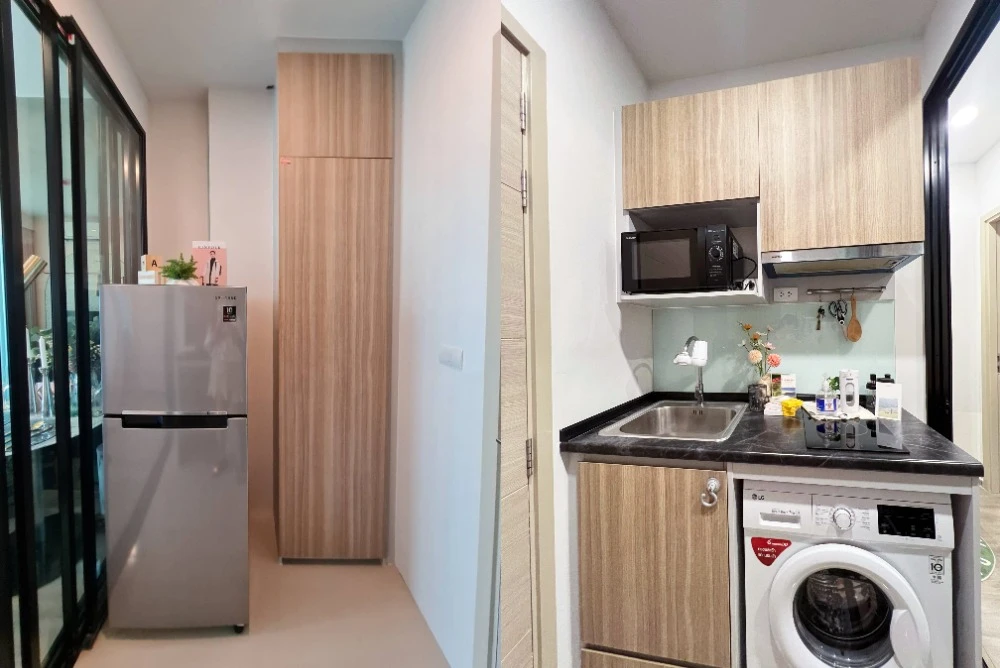 Urgent sale!! Condo Brixton Pet & Play Sukhumvit 107, a condo in the heart of Sukhumvit, near BTS Phromphong, ready to move in, book now!!