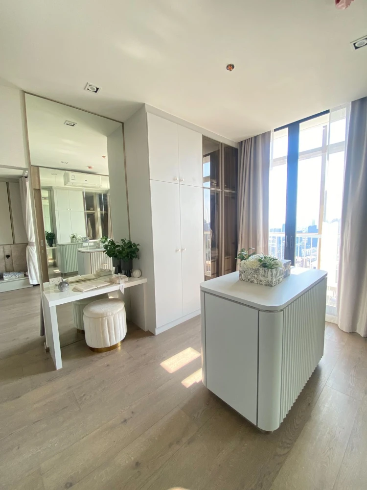 Urgent sale!! Condo Park 24 Origin Phrom Phong 45th floor, condo in the heart of Sukhumvit, near BTS Phromphong, ready to move in, book now!!