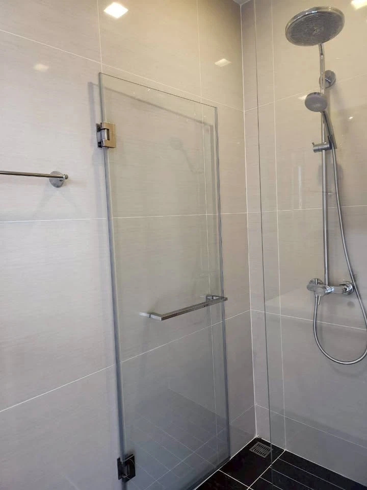 Urgent sale!! Park 24 Origin Phrom Phong Condo, high floor studio unit with beautiful views and full amenities. Ready to move in! Reserve now!!
