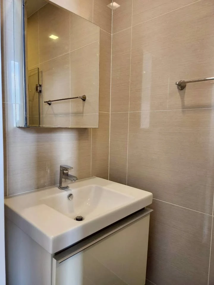 Urgent sale!! Park 24 Origin Phrom Phong Condo, high floor studio unit with beautiful views and full amenities. Ready to move in! Reserve now!!