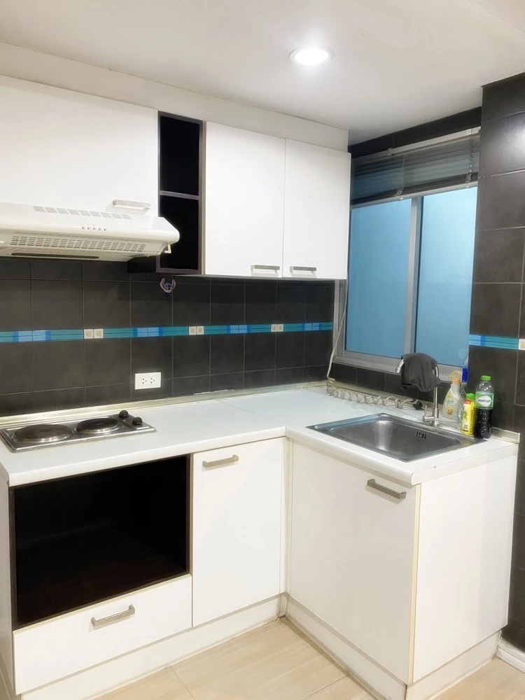 Urgent sale!! Condo Park View Vibhavadi, 8th floor, Building B2, beautiful room, ready to move in, good price, hurry to book now!!