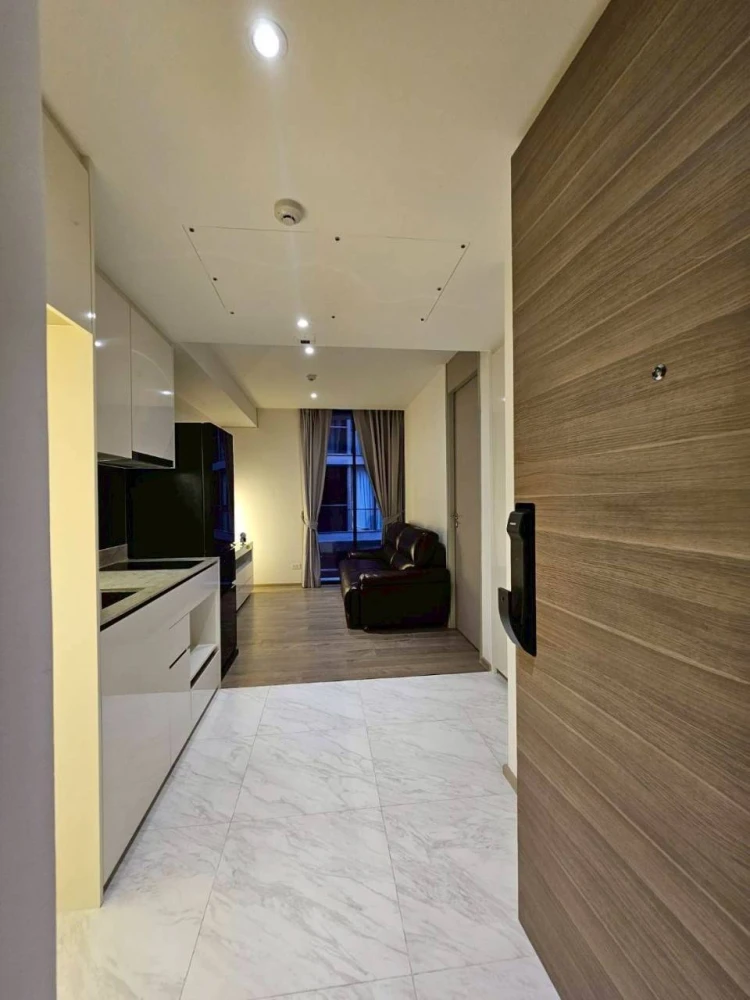 Urgent sale!! Finn Asoke Condo, 3rd floor, Building B, fully furnished, ready to move in. Don't wait! Reserve now!!