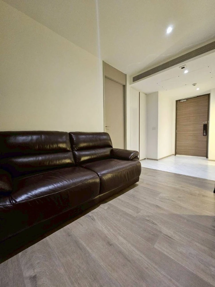 Urgent sale!! Finn Asoke Condo, 3rd floor, Building B, fully furnished, ready to move in. Don't wait! Reserve now!!