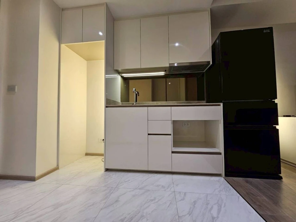 Urgent sale!! Finn Asoke Condo, 3rd floor, Building B, fully furnished, ready to move in. Don't wait! Reserve now!!