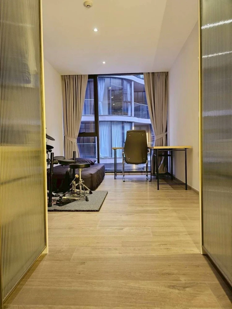 Urgent sale!! Finn Asoke Condo, 3rd floor, Building B, fully furnished, ready to move in. Don't wait! Reserve now!!