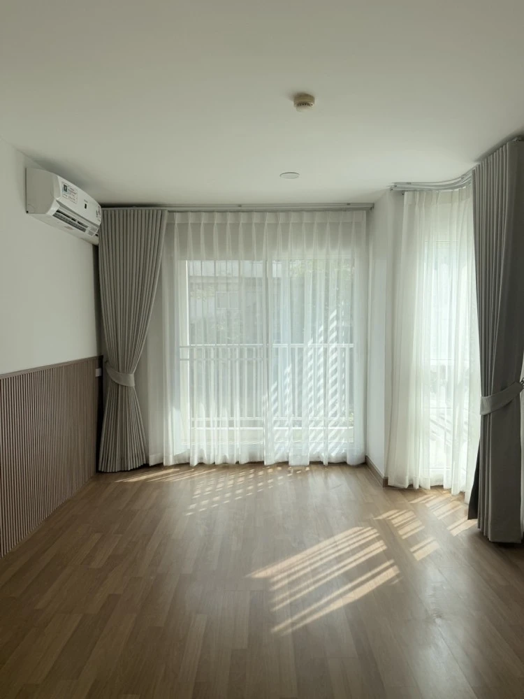 Urgent sale! Condo U Sabai Rama 4 - Kluai Nam Thai, empty room, not too expensive. Those who want to decorate their room, hurry and reserve it.
