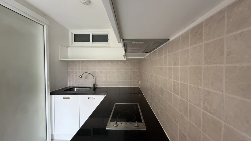 Urgent sale! Condo U Sabai Rama 4 - Kluai Nam Thai, empty room, not too expensive. Those who want to decorate their room, hurry and reserve it.