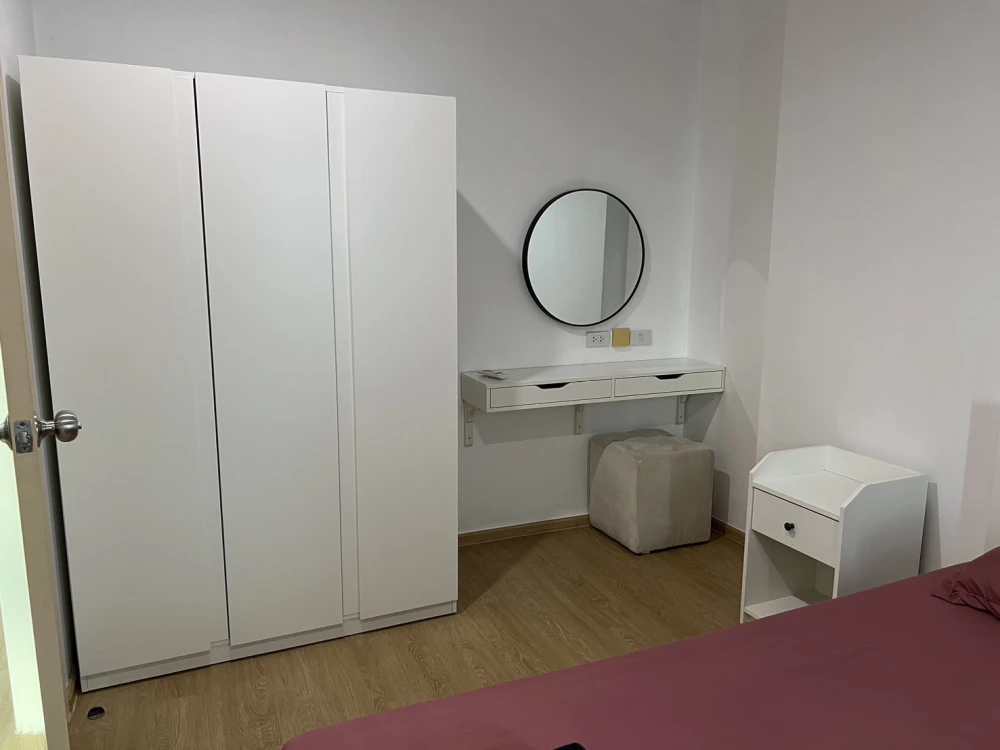 Urgent sale!! Rich Park Triple Station Condo, 33rd floor, beautiful room, fully furnished, ready to move in. Don't miss out!!