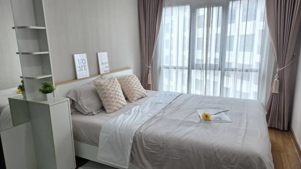Urgent Sale!! Regent Home 18 Chaengwattana-Lak Si Condo, beautiful room with pool view, fully furnished, ready to move in! Don't miss out!!