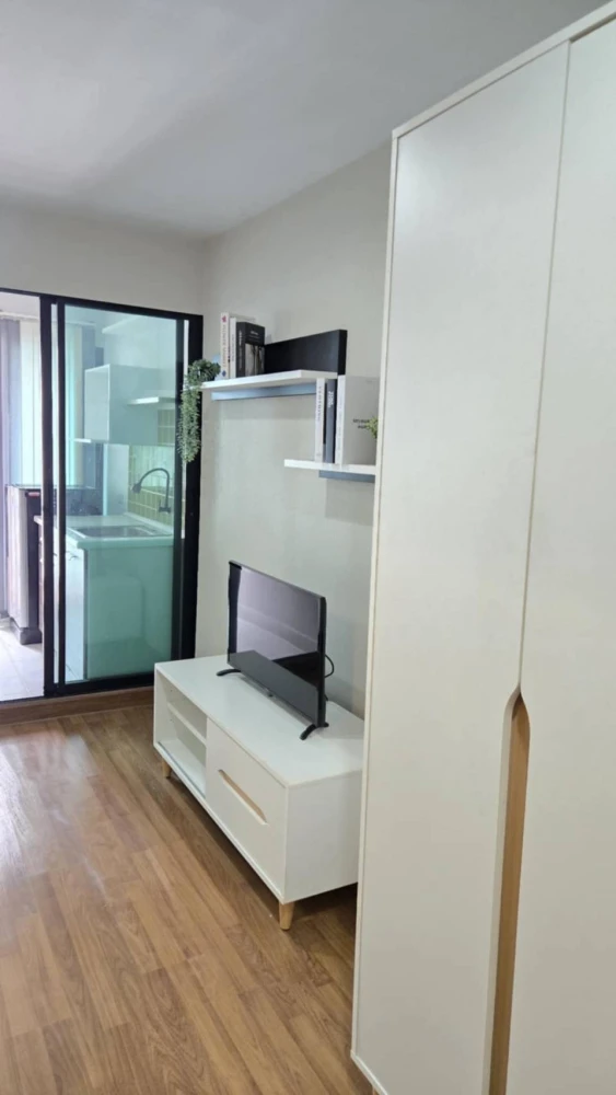 Urgent Sale!! Regent Home 18 Chaengwattana-Lak Si Condo, beautiful room with pool view, fully furnished, ready to move in! Don't miss out!!