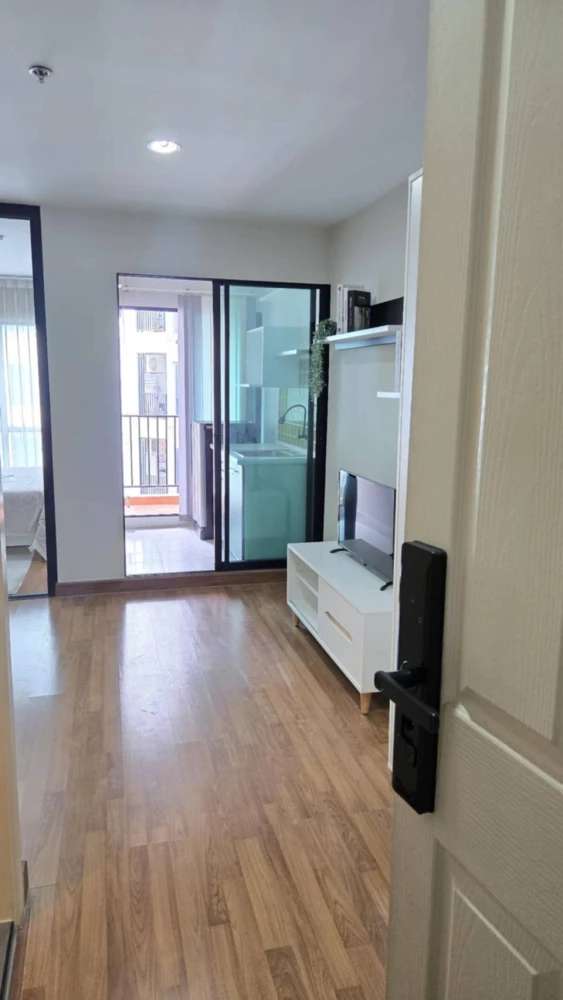 Urgent Sale!! Regent Home 18 Chaengwattana-Lak Si Condo, beautiful room with pool view, fully furnished, ready to move in! Don't miss out!!