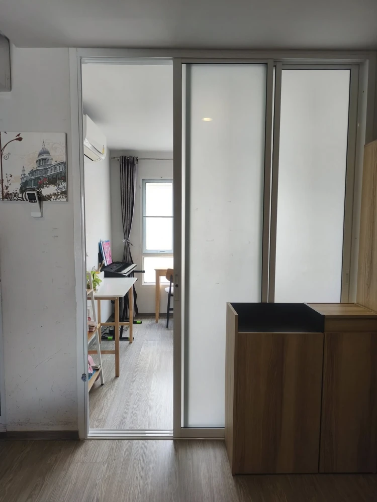 For Sale or Rent Urgent!! Regent Home Sukhumvit 97/1 Condo, corner unit, prime location, close to restaurants. Don't miss out!!