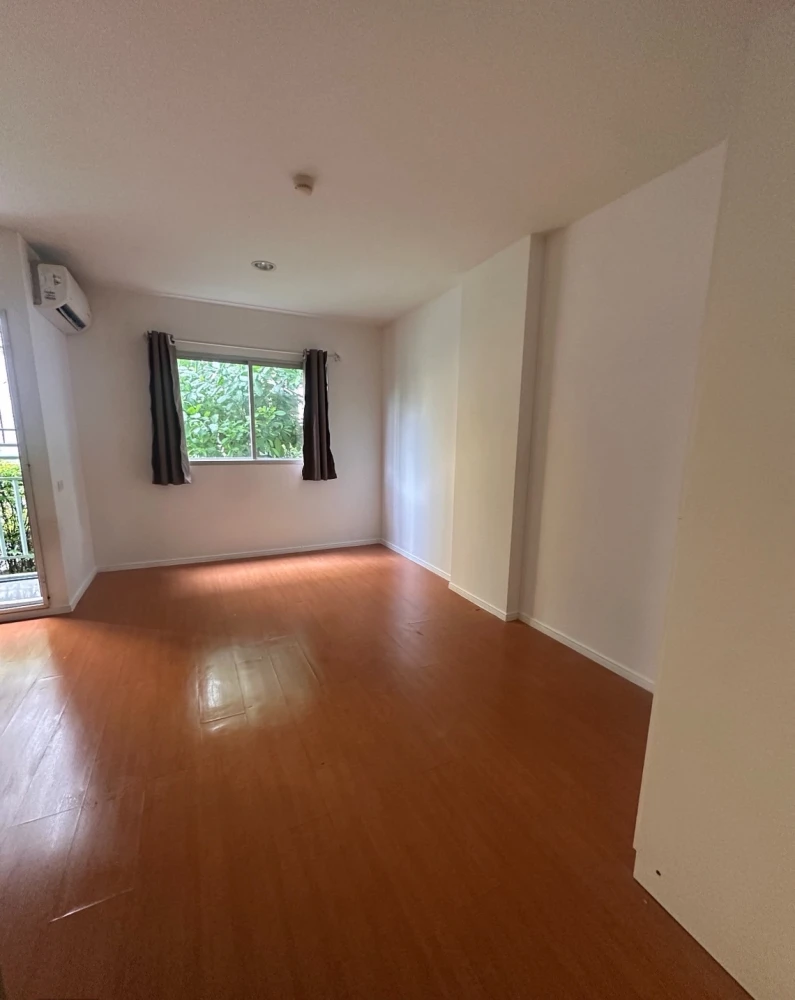 Urgent sale!! Lumpini Township Condo, Rangsit, Khlong 1, 1st floor, Building E3, empty room, ready to move in, hurry up and book now, don't miss out!!