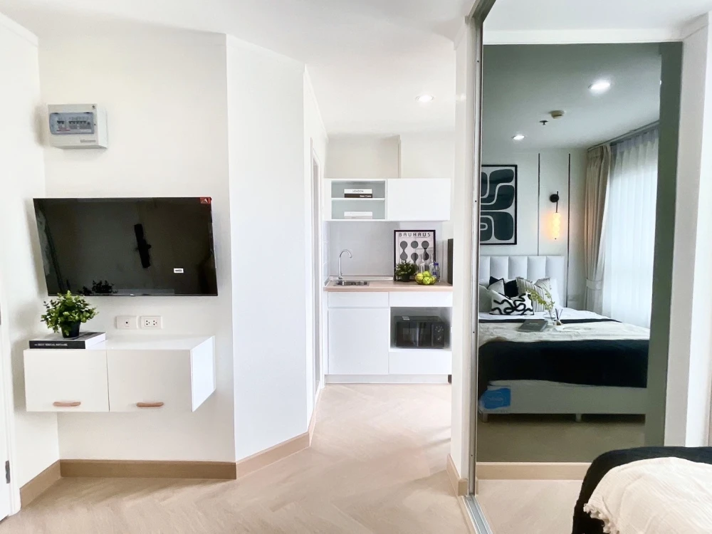 Urgent sale!! Lumpini Park Rama 9-Ratchada Condo, 7th floor, Building A, beautiful unit, fully furnished, ready to move in. Don't miss out!!