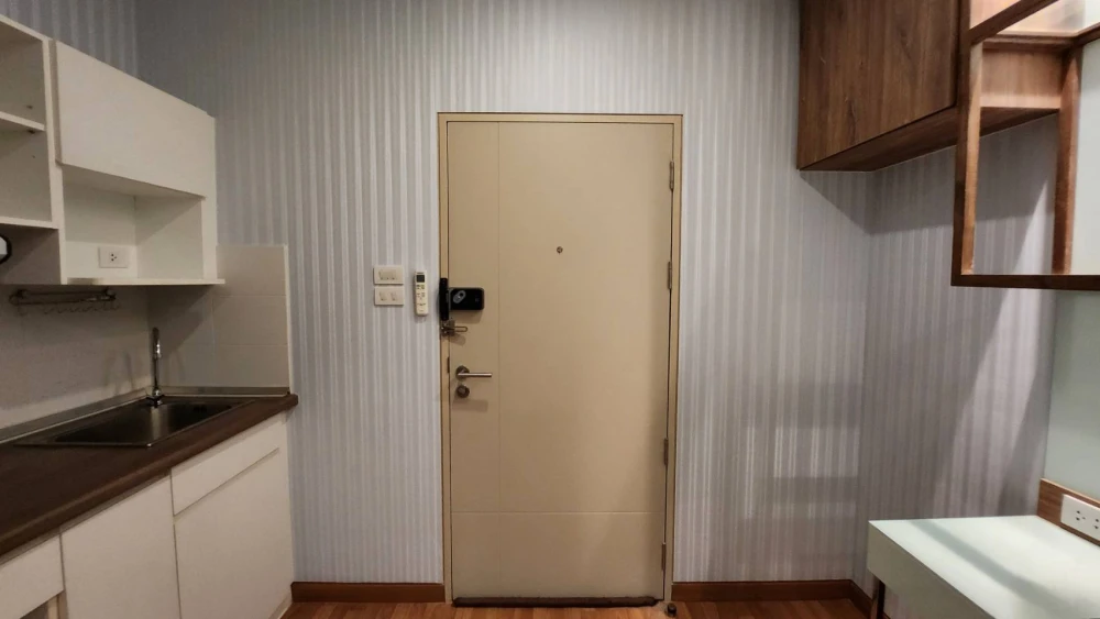Urgent sale!! Lumpini Park Vibhavadi-Chatuchak Condo, 6th floor, garden view, beautiful room, fully furnished, ready to move in. Don't miss out!!
