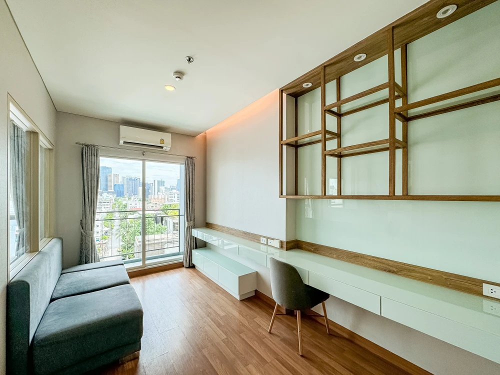 Urgent sale! Lumpini Park Vibhavadi-Chatuchak Condo. Ready to move in. Well-parted. Great price. Reserve today!