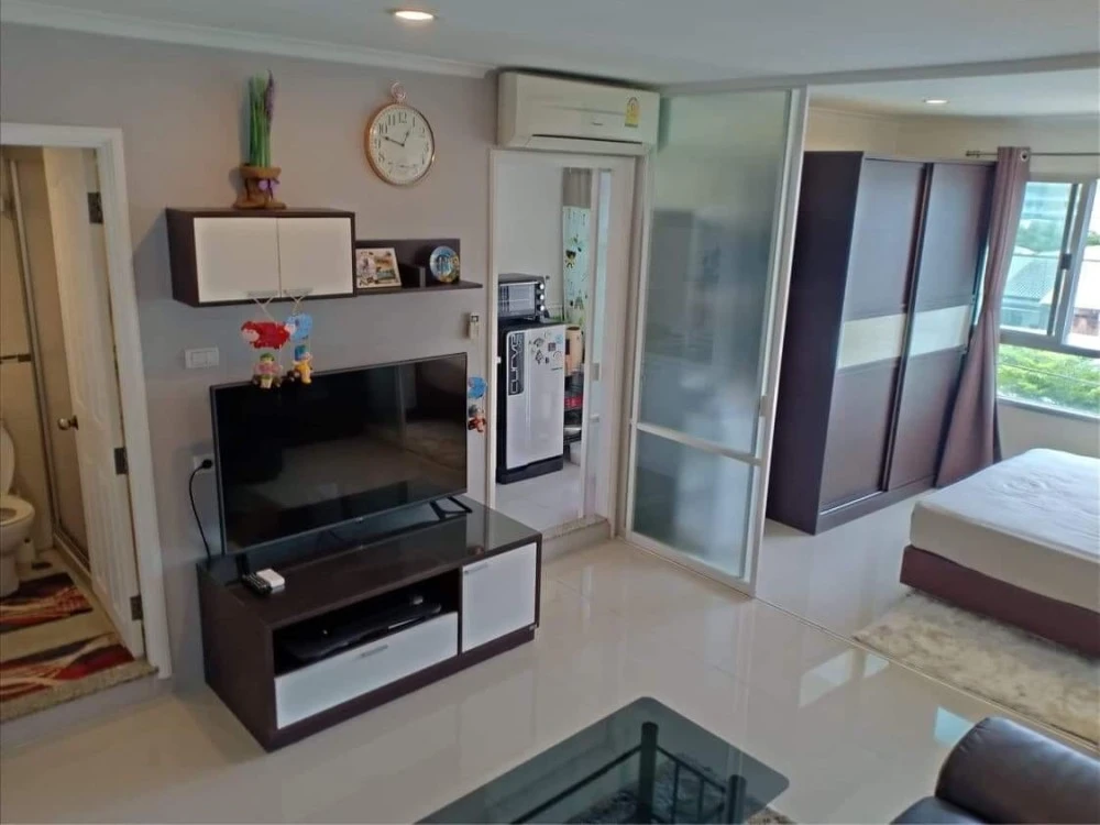 Urgent sale,rent Condo Lumpini Ville Ramkhamhaeng 26, nice room, fully furnished, ready to use appliances Hurry up to own it.