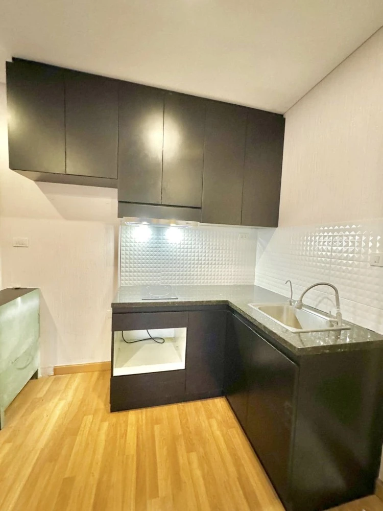 Urgent sale! Lumpini Place Condo, Rama 3 - Riverine, beautiful room, next to the garden, city view, very private, buy now!