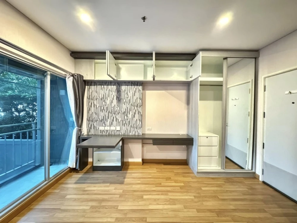 Urgent sale! Lumpini Place Condo, Rama 3 - Riverine, beautiful room, next to the garden, city view, very private, buy now!