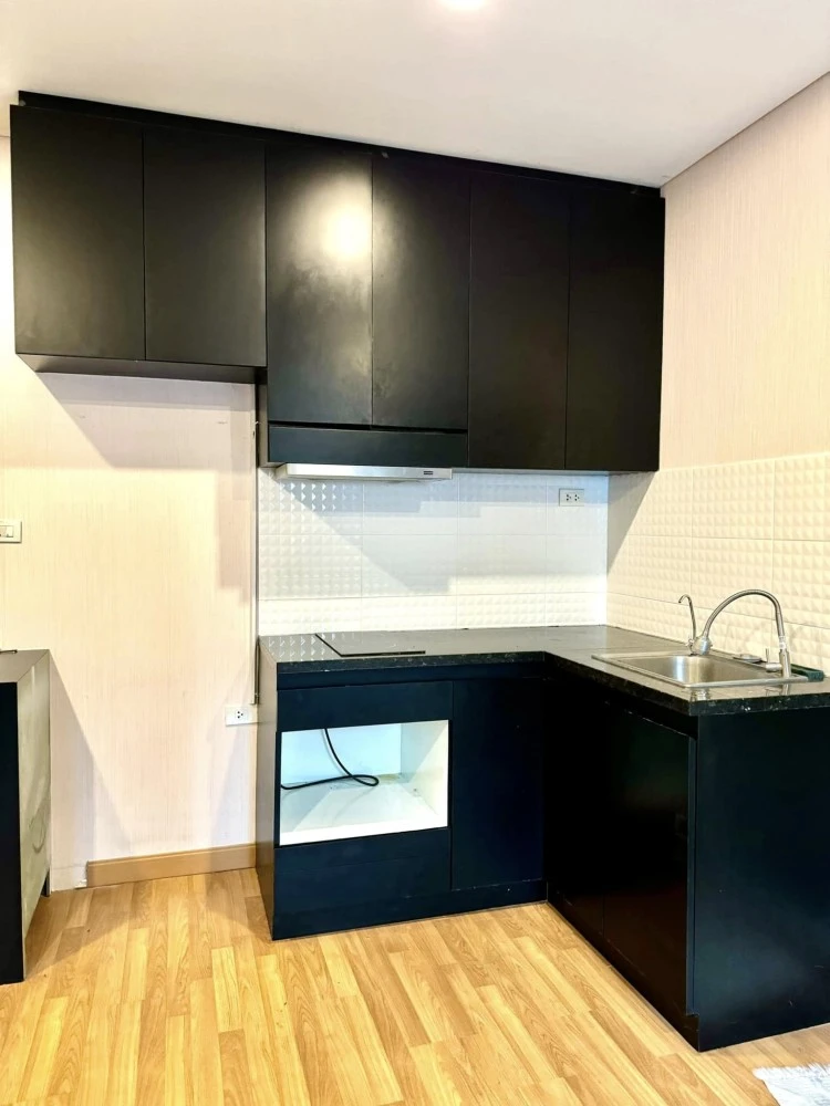 Urgent sale! Lumpini Place Condo, Rama 3 - Riverine, beautiful room, next to the garden, city view, very private, buy now!