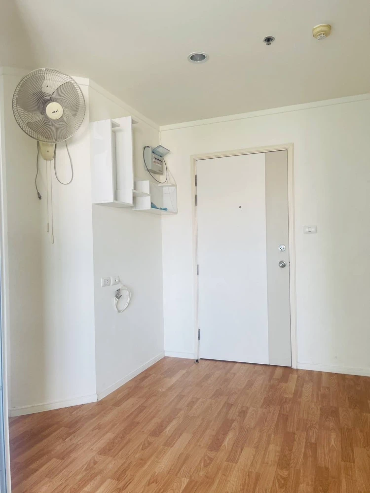 Urgent sale! Lumpini Mega City Bangna Condo, corner room with privacy. Everything is complete here. Come and own it today.