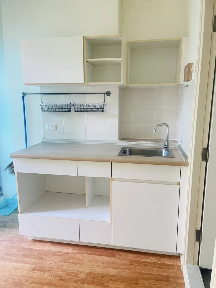 Urgent sale! Lumpini Mega City Bangna Condo, corner room with privacy. Everything is complete here. Come and own it today.