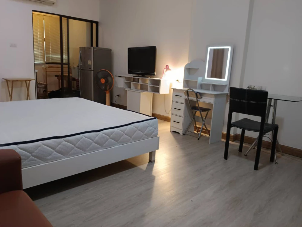 Urgent sale!! Supalai City Resort Ramkhamhaeng Condo, 2nd floor, Building B, comes with complete decorations. Book now, hurry!!