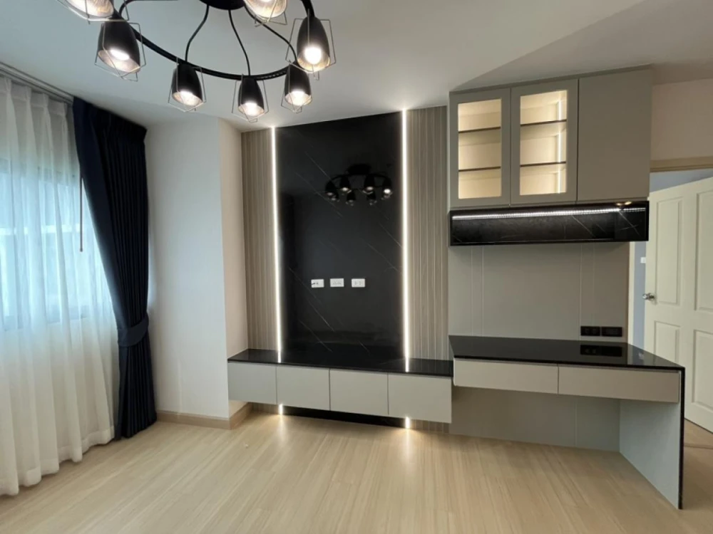 Urgent sale!! Condo Supalai Loft, Krarai Station, 11th floor, beautiful room, good location, ready to move in, don't miss it!!