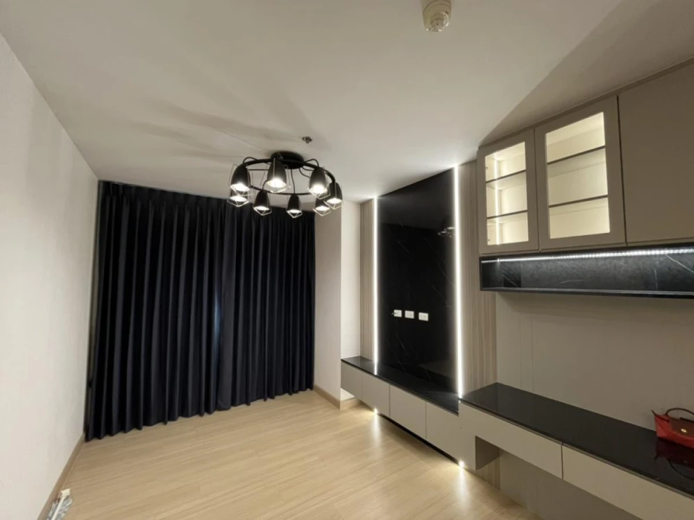 Urgent sale!! Condo Supalai Loft, Krarai Station, 11th floor, beautiful room, good location, ready to move in, don't miss it!!