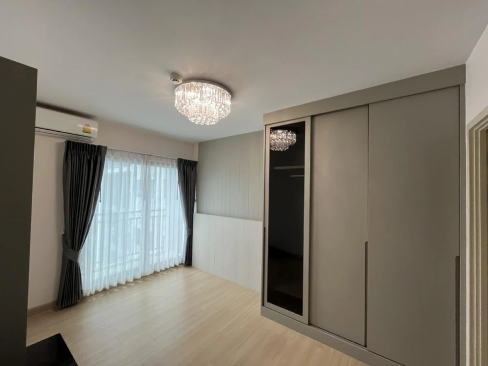 Urgent sale!! Condo Supalai Loft, Krarai Station, 11th floor, beautiful room, good location, ready to move in, don't miss it!!