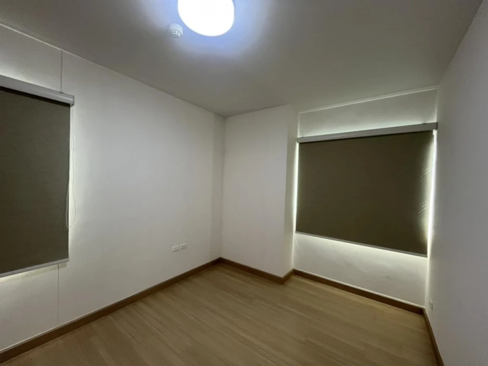Urgent sale!! Condo Supalai Loft, Krarai Station, 11th floor, beautiful room, good location, ready to move in, don't miss it!!