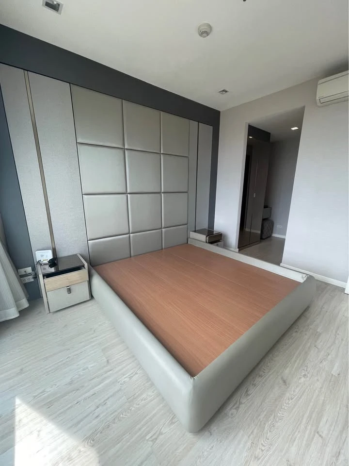 Condo for sale urgently, Starview, spacious room, great usable area, great price, don't miss it.