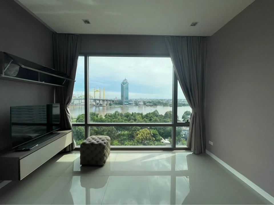 Condo for sale urgently, Starview, spacious room, great usable area, great price, don't miss it.