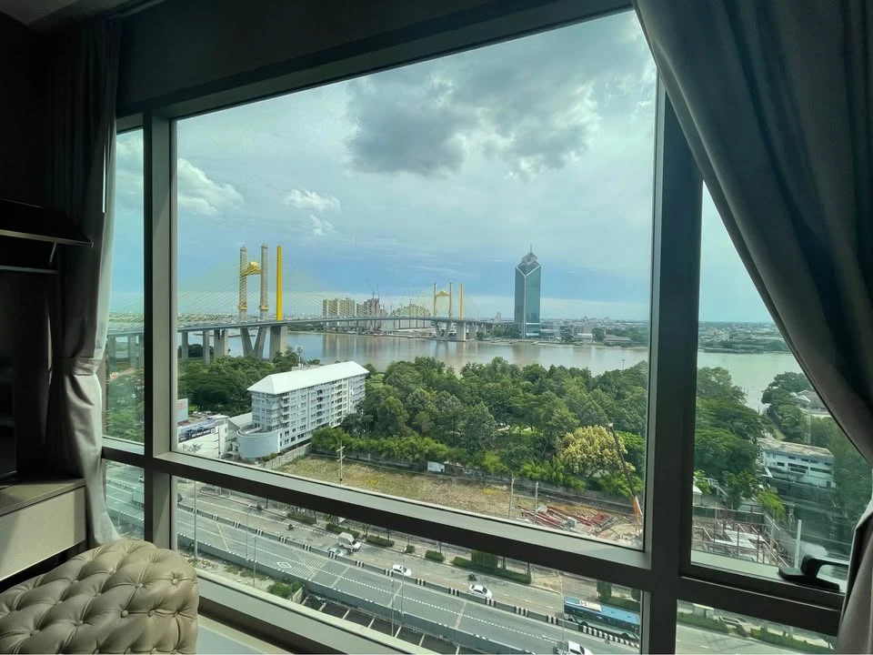Condo for sale urgently, Starview, spacious room, great usable area, great price, don't miss it.
