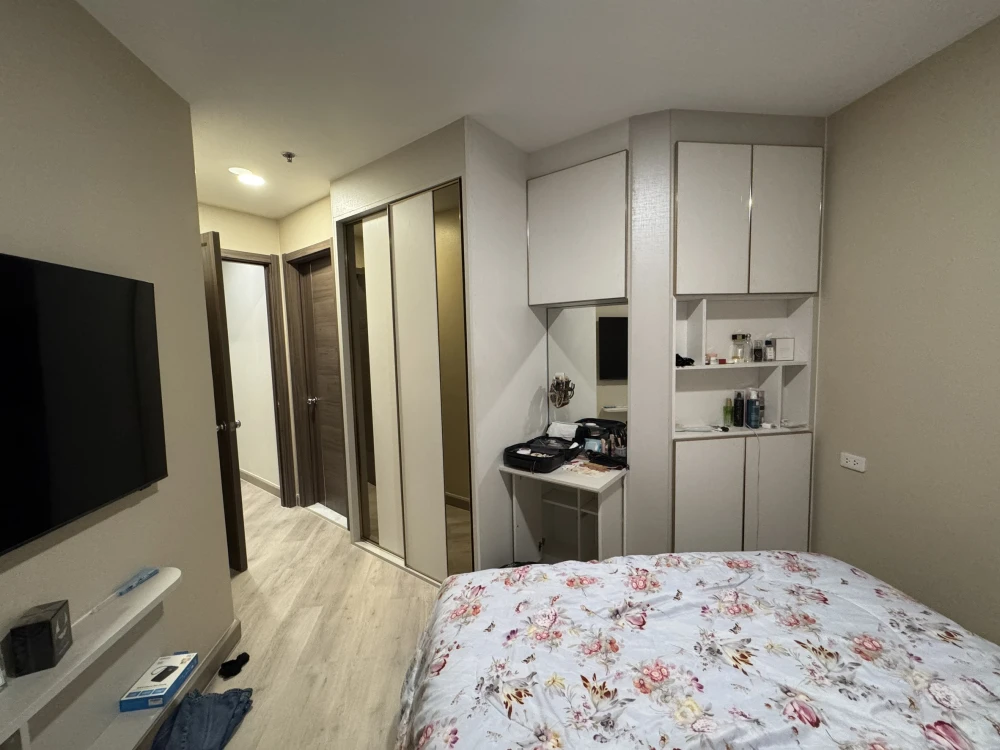 Urgent sale!! Condo Artisan Ratchada, 11th floor, Building C, beautifully decorated room, ready to move in, fully furnished, hurry and book now!!