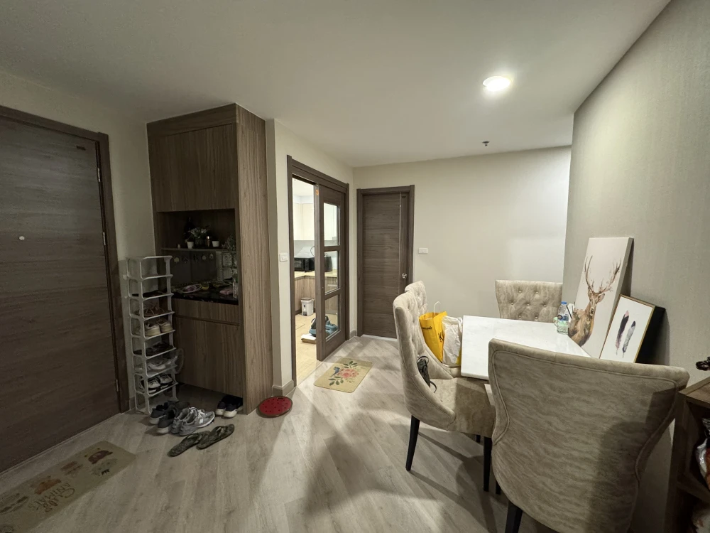 Urgent sale!! Condo Artisan Ratchada, 11th floor, Building C, beautifully decorated room, ready to move in, fully furnished, hurry and book now!!