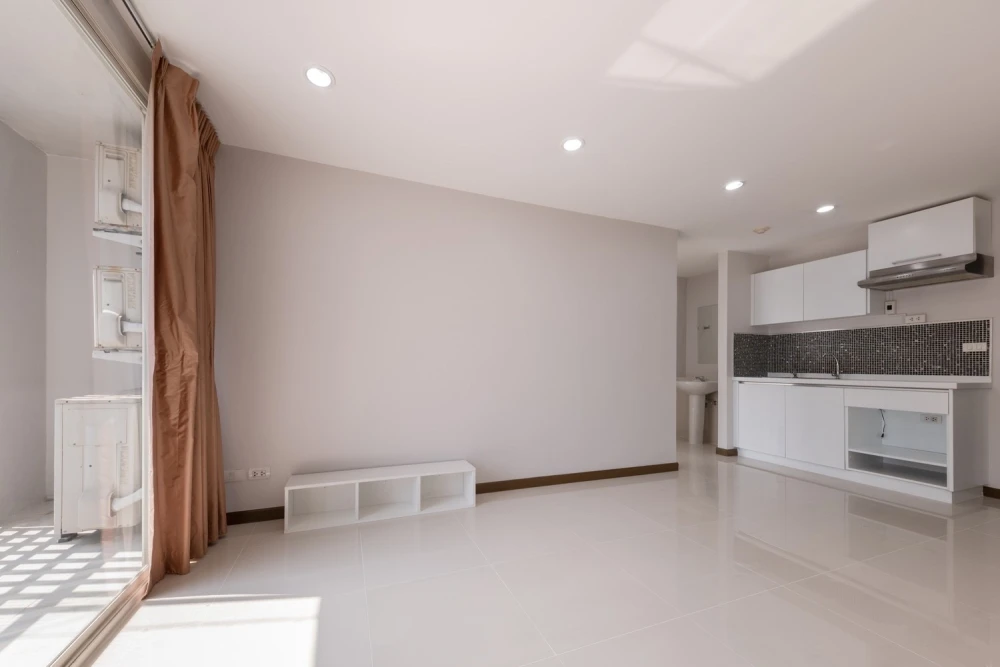 Urgent sale! Condo Element Srinakarin, 2 bedrooms, 2 bathrooms, 6th floor, affordable price. Room decorating lovers, don't miss out.