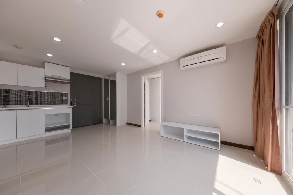 Urgent sale! Condo Element Srinakarin, 2 bedrooms, 2 bathrooms, 6th floor, affordable price. Room decorating lovers, don't miss out.