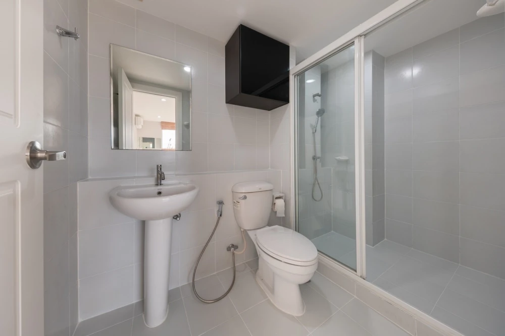 Urgent sale! Condo Element Srinakarin, 2 bedrooms, 2 bathrooms, 6th floor, affordable price. Room decorating lovers, don't miss out.