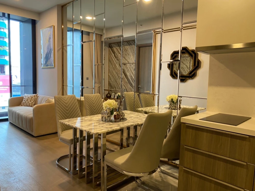 Urgent sale, Celes Asoke condo, beautiful floor plan, golden location, suitable for investment