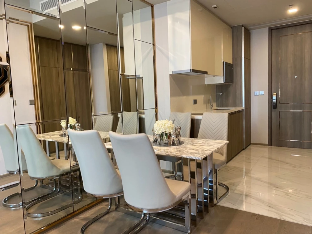 Urgent sale, Celes Asoke condo, beautiful floor plan, golden location, suitable for investment