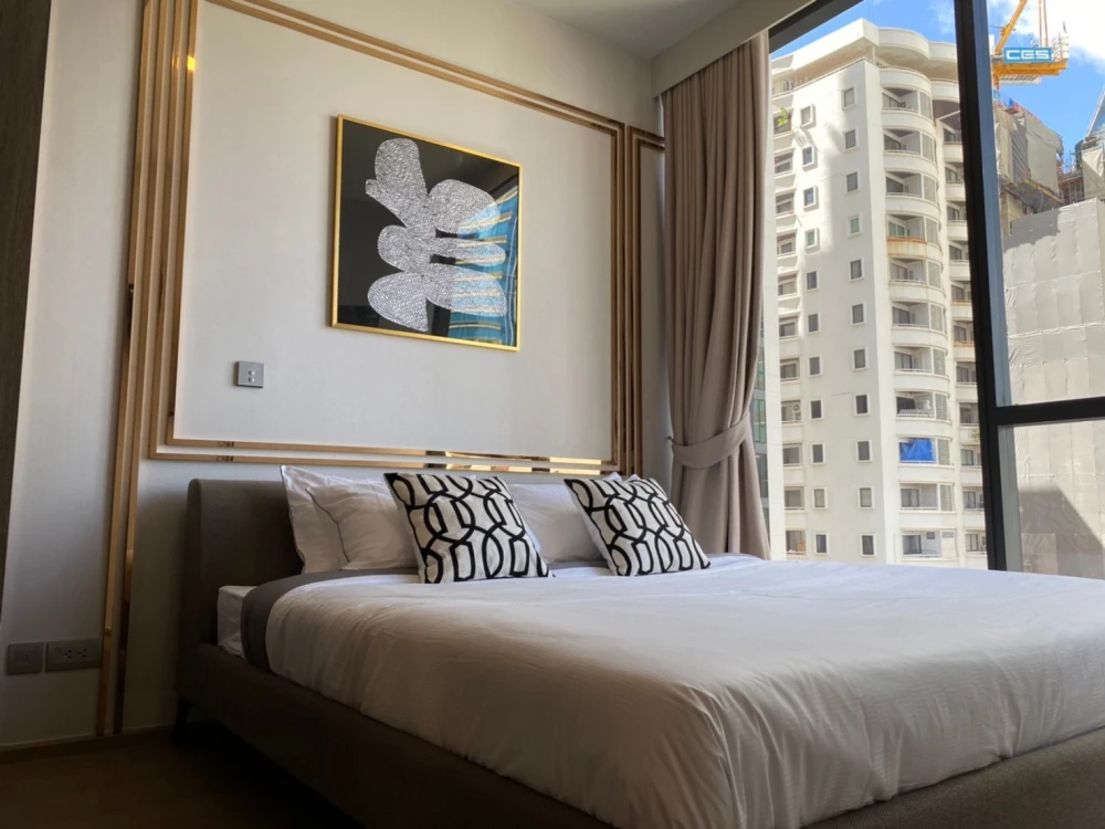 Urgent sale, Celes Asoke condo, beautiful floor plan, golden location, suitable for investment