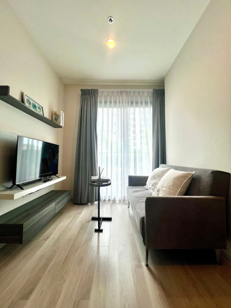 Urgent sale!! Condo Centric Ratchada-Huai Khwang, 5th floor, swimming pool view, beautiful room, ready to move in, don't miss it!!
