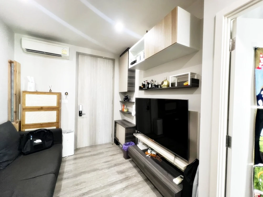 Urgent Sale!! Centric Ari Station Condo, 12A Floor, High-Rise Condo in the heart of Ari, near BTS, cafes, and restaurants. Reserve now!!