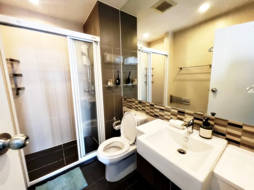 Urgent Sale!! Centric Ari Station Condo, 12A Floor, High-Rise Condo in the heart of Ari, near BTS, cafes, and restaurants. Reserve now!!