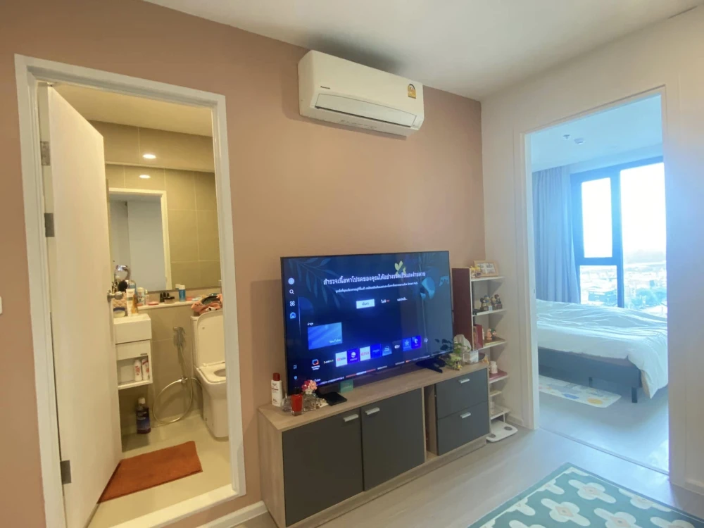Urgent sale!! Condo Denim Chatuchak, 17th floor, BTS and swimming pool view, beautiful room, fully furnished, good price, don't miss it!!