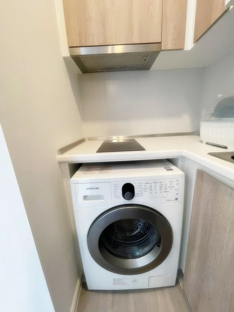 Urgent sale!! Condo Denim Chatuchak, 20th floor, Building A, decorated in Muji style, very livable, fully furnished, ready to move in, don't miss out!