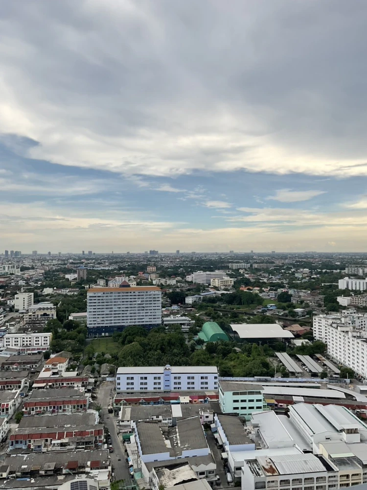 Urgent sale!! Condo The Trust Residence Pinklao (Borommaratchachonnani). Fully furnished with amenities. Ready to move in. Don't miss out!!