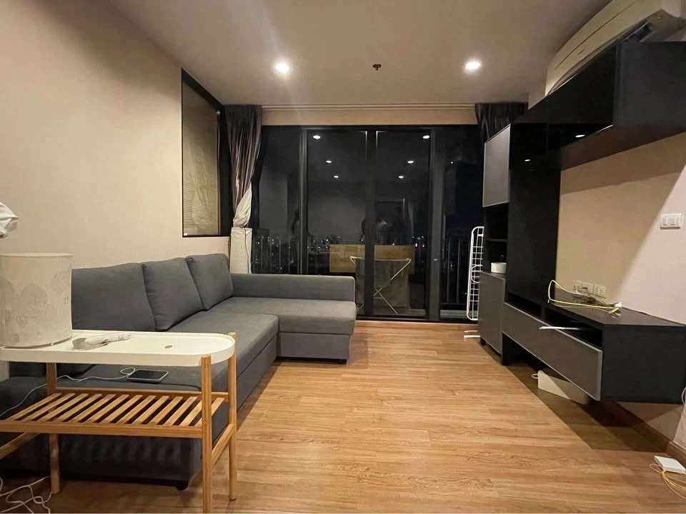 Urgent sale!! Condo The Tree Interchange, 2 bedrooms, 32nd floor, Chao Phraya River view, good price, hurry up and book now!!